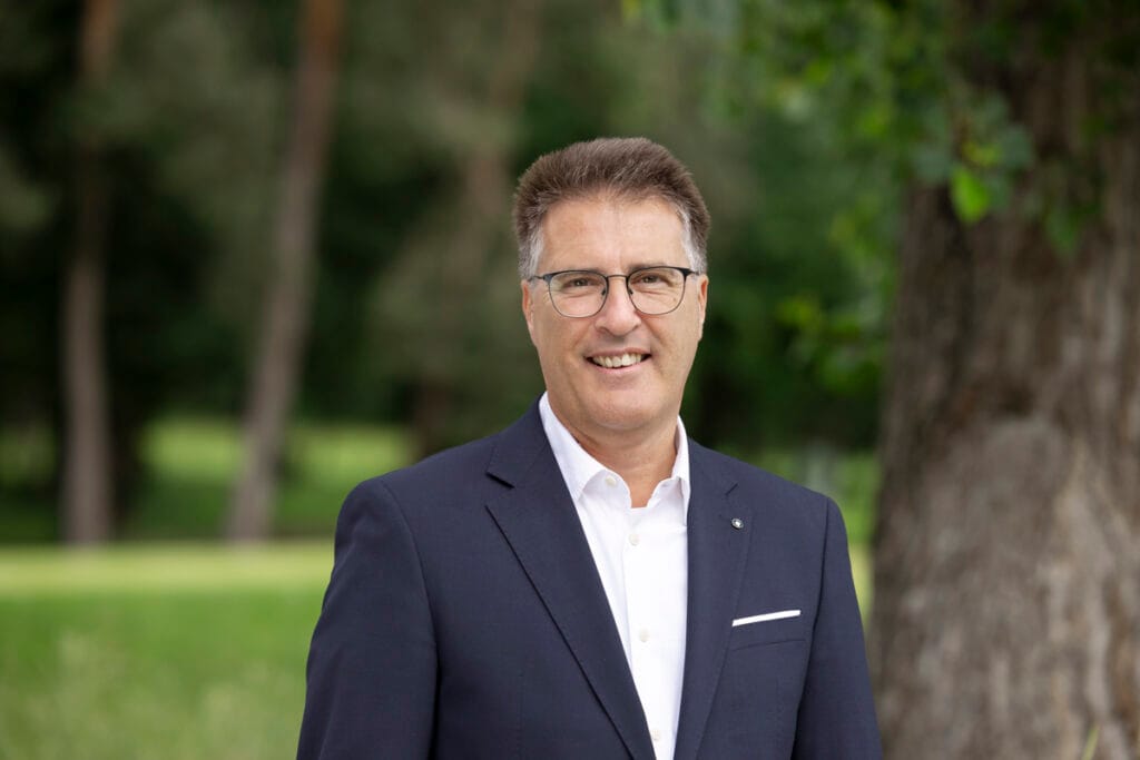 Über uns 1 Manfred Wiegel, CEO, Vorstand